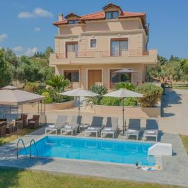 Emma's Luxury Villa, hotel a Pastida