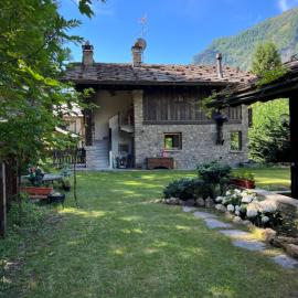 Chalet Blanc "Coeur Sapin", hotel sa Courmayeur