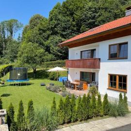 Ferienhaus-Naehe-Kochel-am-See, hotell i Großweil