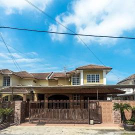 Jen PD Homestay - Unique, Antique House NO WIFI