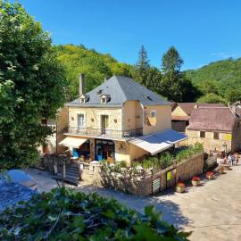 Hôtellerie de l'Abbaye Saint Amand, hotel in Saint-Amand-de-Coly