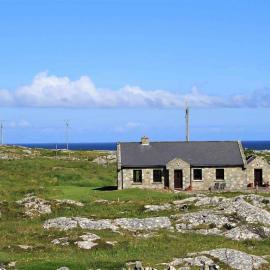 Luxury Sea View Cottage Ballyconneely Winter Specials, hotel i Ballyconneely