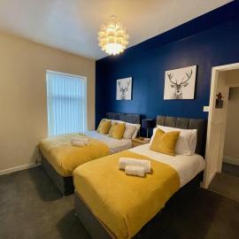 Kimberworth 4 Bedrooms House 8 Beds Close to M1 Suitable For Longer Stay, hotel i Rotherham
