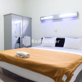 Wisma Aini Syariah Lampung Mitra RedDoorz, hotel en Kedaton