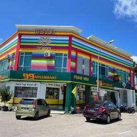BENUTTEN 99 HOTEL, готель у місті Kampong Parit Tengah