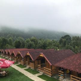 Căsuțele Doftanei, ξενοδοχείο σε Teşila
