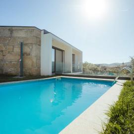 Casa da Vila - Pool & Hot Tub with Mountain View in Gerês, hotel in Terras de Bouro