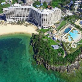 Hotel Monterey Okinawa Spa & Resort، فندق في أونا