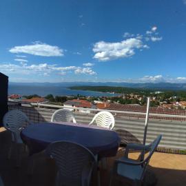 Apartment Njivice 15904b