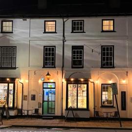 The Black Lion Royal Hotel, hotell i Lampeter