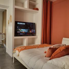 Appart' Terracotta - Champs Élysées 20 mn - NETFLIX, מלון במזון-לפיט