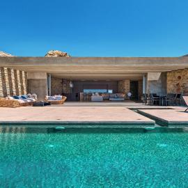 Private Five Br Luxury Peaceful Mylo Villa W Two Pools Close to Mylopotas Beach