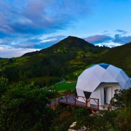 Golden Glamping & Suites、グアタビータのホテル