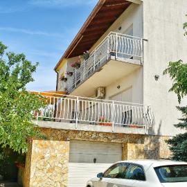 Apartments with parking space Smrika, Kraljevica - 15709, hotel sa Šmrika