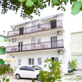 Apartments with parking space Podaca, Makarska - 15748, hotel in Podaca
