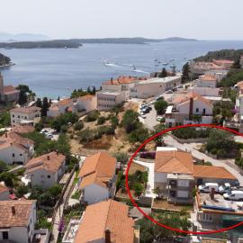 Rooms with a parking space Hvar - 15706, hotel Hvarban