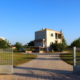 VILLA DIAMOND Κουρούτα Αμαλιαδος, hotel em Amaliada
