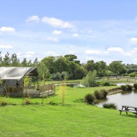 Finest Retreats - The Herdwick Safari Tent, hotel in Hertford