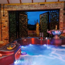 Lincoln Holiday Retreat View with Private Hot Tub, hotel u gradu 'Lincoln'
