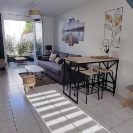 En hypercentre, Le Nature Zen - Appart avec terrasse entièrement rénové - Netflix - Amazon Prime -, готель у місті Сюржер