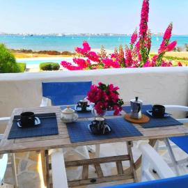 Rosanna kite apartments by the sea & pool with sunset, hotell i Pounda