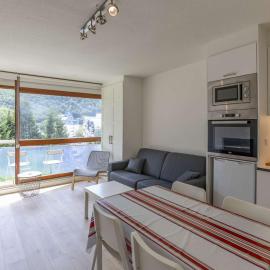 Studio cabine 6 pers, pistes à proximité, balcon, cave à skis, cuisine équipée