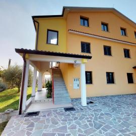 Apartments with parking space Vilanija, Umag - 17240