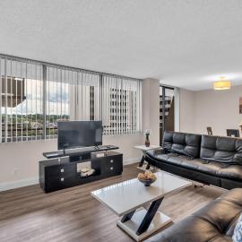 Arlington Fully Furnished Apartments in Crystal City, hotel in Arlington