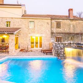 Luxury villa with a swimming pool Garica, Krk - 17469: Risika şehrinde bir otel