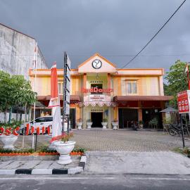 RedDoorz Plus @ Jalan FL Lumban Tobing Sibolga, hotel en Sibolga
