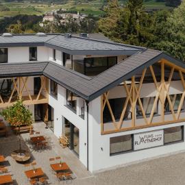 Plattnerhof Viums - Quiet family farm with heated pool and Guest Card near Brixen