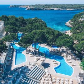 Iberostar Waves Club Cala Barca All Inclusive, hotel v mestu Portopetro