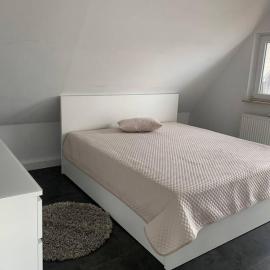 ruhige drei Zimmer Eigentumswohnung