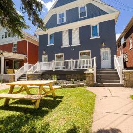 Sprawling 8BR Home Ideal for Large Groups in Niagara Falls NY