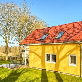 Lovely Home In Krems Iiwarderbrück With Sauna
