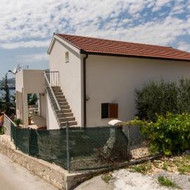 Apartments with parking space Trogir - 17609, ξενοδοχείο στο Τρογκίρ