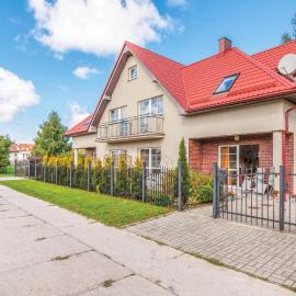 Cozy Apartment In Rowy With Kitchen, hotel in Rowy