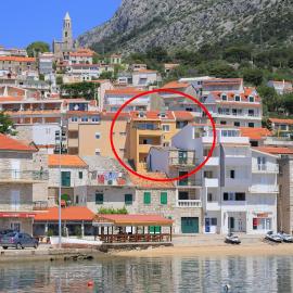 Apartments by the sea Igrane, Makarska - 18405, hotel in Igrane