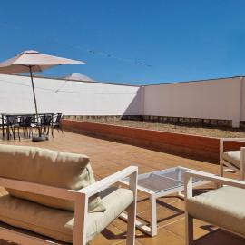 Piso junto metro, gran terraza y parking gratis