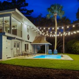 Luxury Beach House - 2min Walk to Beach - Private Pool - Group & Dog Friendly, hotel in Hilton Head Island