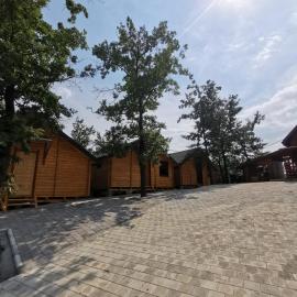 TRI KOLIBE, hotel v mestu Bor