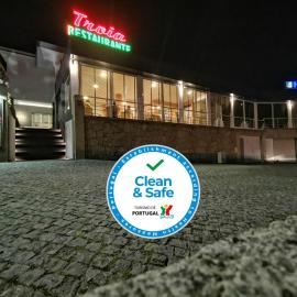 Troia Hotel – hotel w mieście Amares