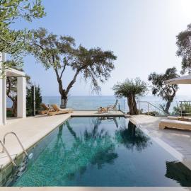 Nisos Villas Corfu, hotel v mestu Benitses