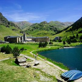 Hotel Vall de Núria, hotel di Queralbs