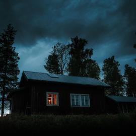 Off the grid in the abandoned village of Ejheden, Hotel in Furudal