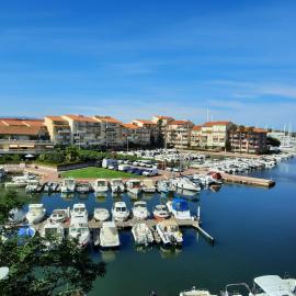 Appartement T2 vue Mer et Port,2 balcons, Parking privé