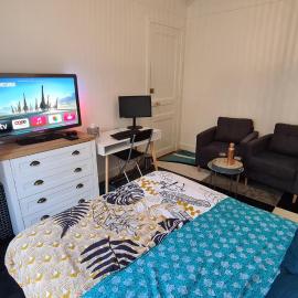 Chambre privée classée 2 étoiles avec serrure et non mitoyenne dans un appartement de 50 m2 dans une résidence cosy et Paris à proximité
