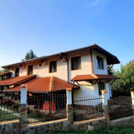 Райчевата къща - Кюстендил, hotel in Kyustendil