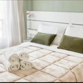 2 Appartements au Centre d'EVRY proches de PARIS、Evry-Courcouronnesのホテル