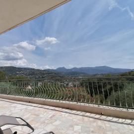 Séjour en pleine nature, vue imprenable, jacuzzi: Contes şehrinde bir otel